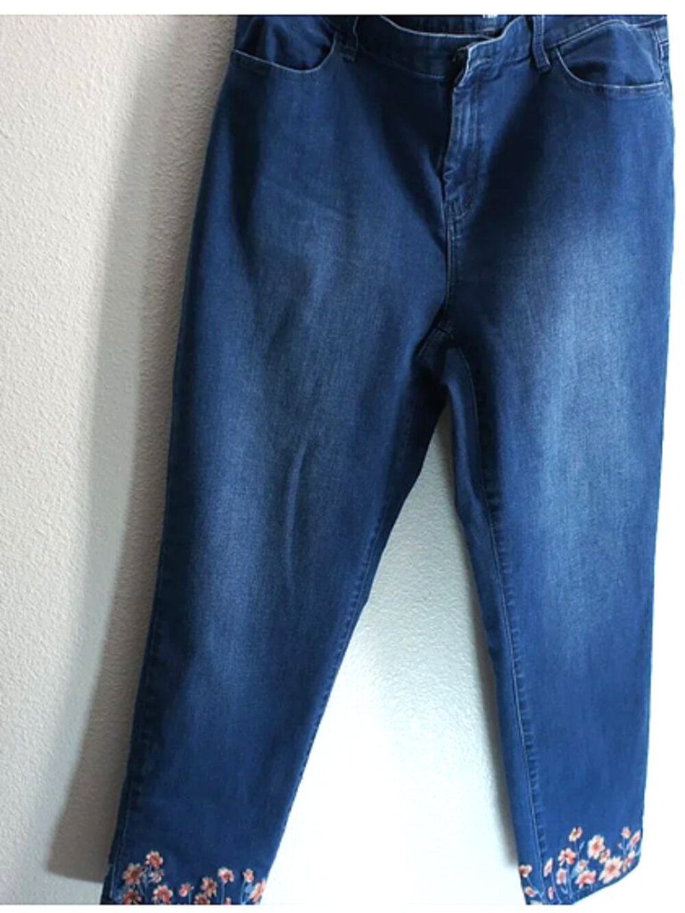 Chico's Perfect Stretch Girlfriend Slim Leg Artistic Bloom Jeans size 2.5
